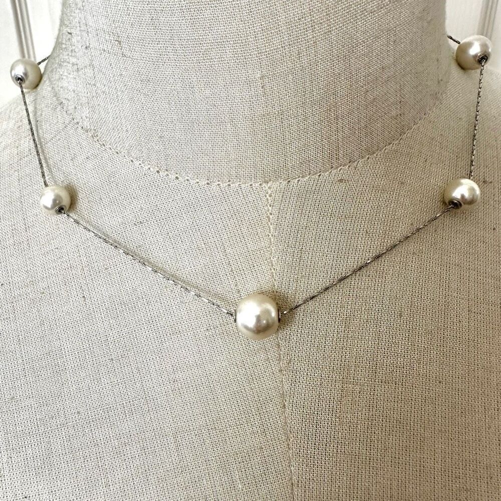 Silver tone faux pearl dainty necklace